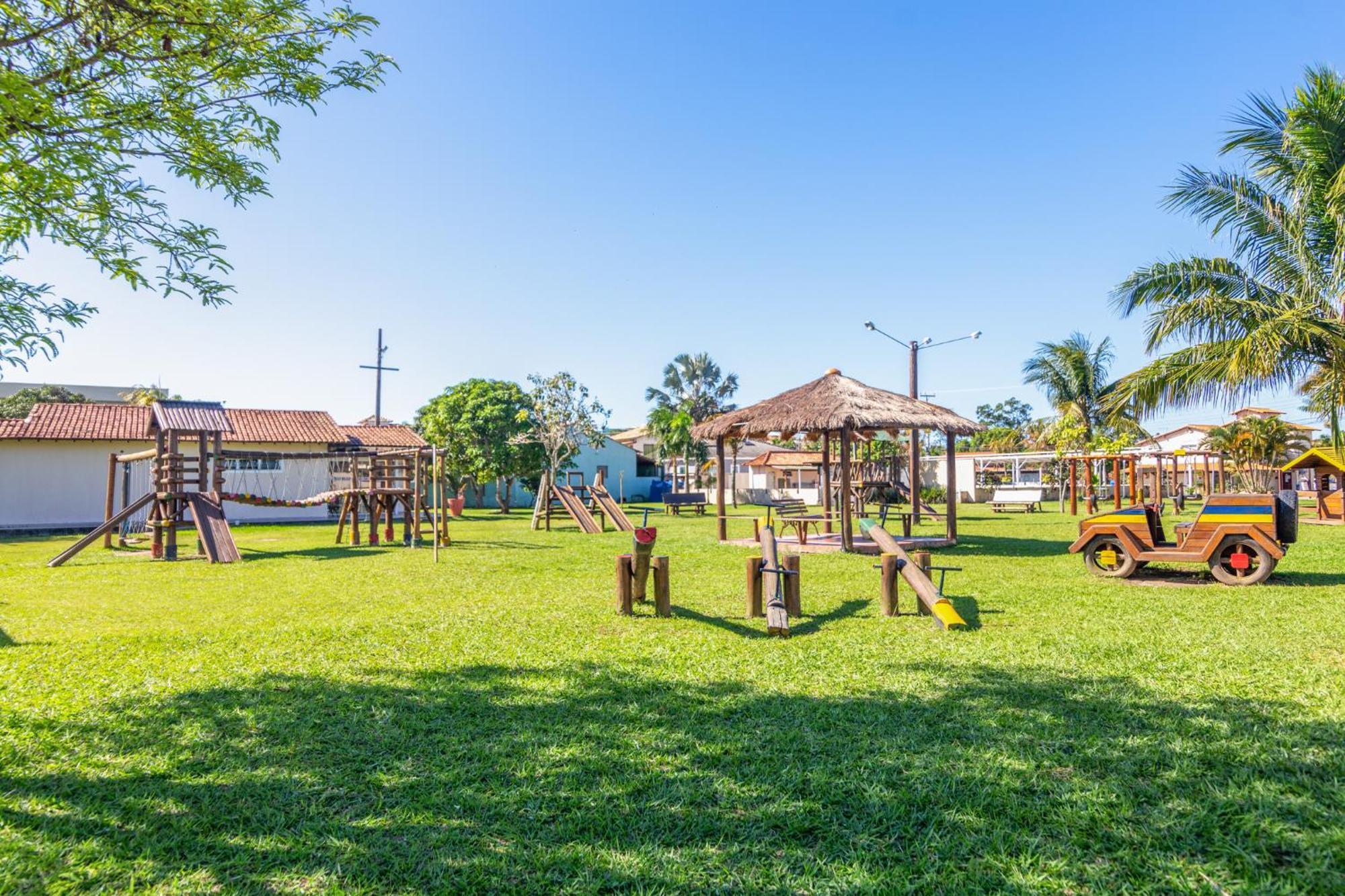 Refugio Tropical Casa De Praia Com Piscina Aquecida E 4 Suites E Garagem 3 Carros, 800 Mtrs Da Praia Internet 700 Mbps, Condominio Privado Com Pista De Skate , Quadra De Futevolei , Campos E Quadras De Futebol! カボ・フリオ エクステリア 写真