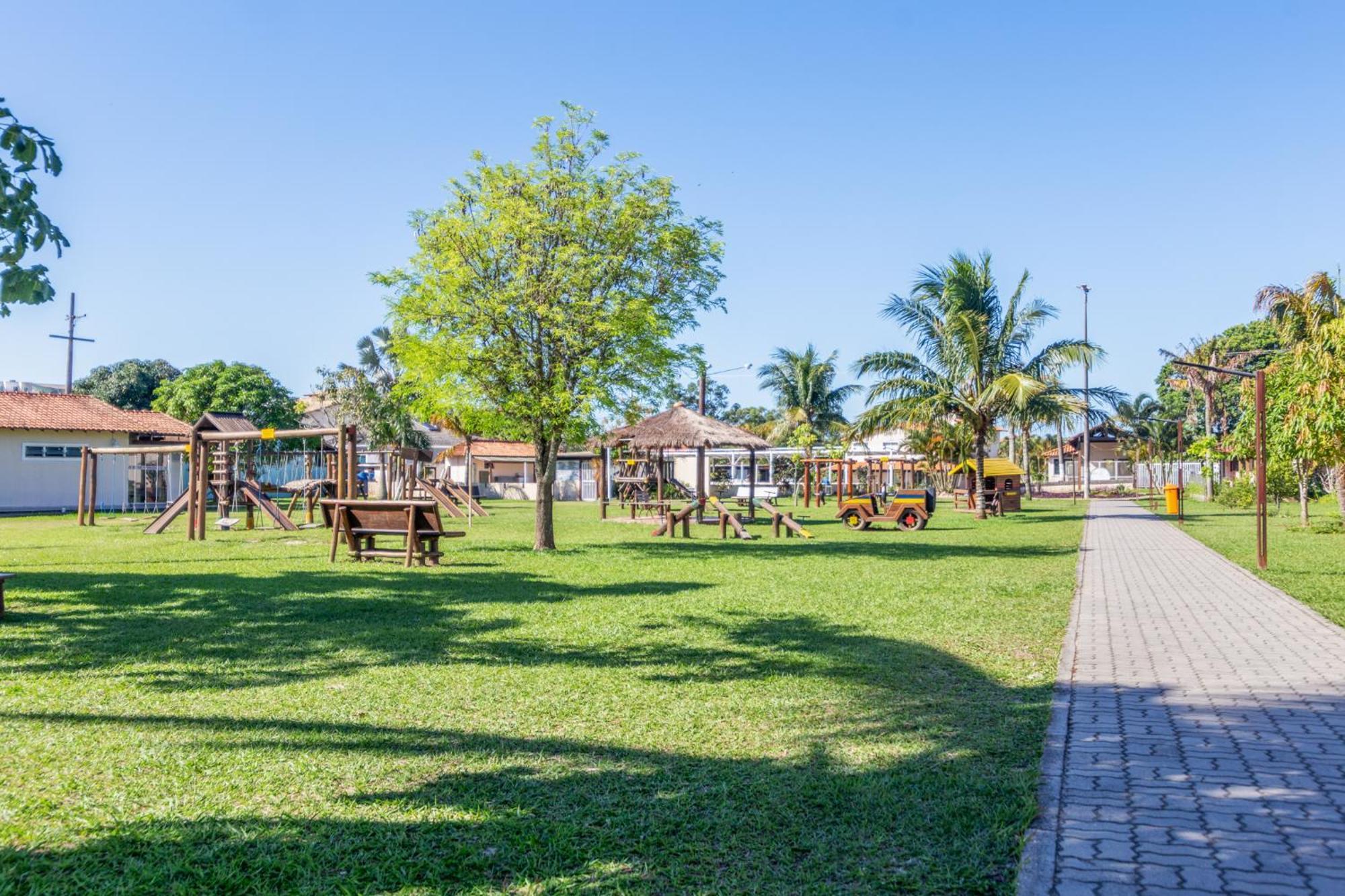 Refugio Tropical Casa De Praia Com Piscina Aquecida E 4 Suites E Garagem 3 Carros, 800 Mtrs Da Praia Internet 700 Mbps, Condominio Privado Com Pista De Skate , Quadra De Futevolei , Campos E Quadras De Futebol! カボ・フリオ エクステリア 写真